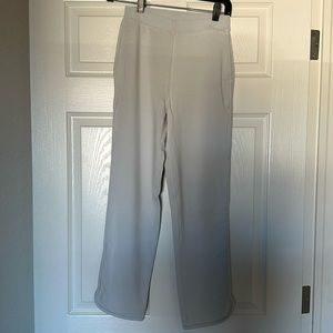 Lululemon crop pants.